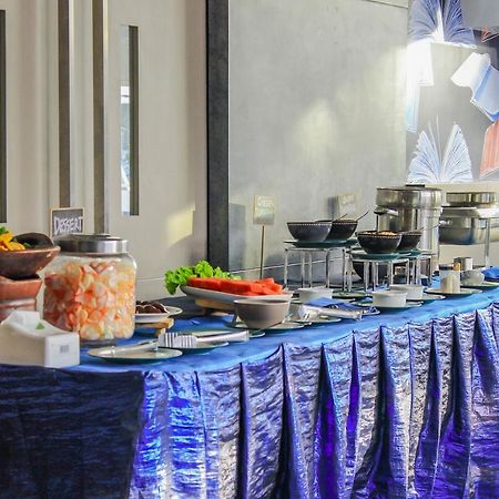 Md 7 Hotel Cirebon Eksteriør bilde