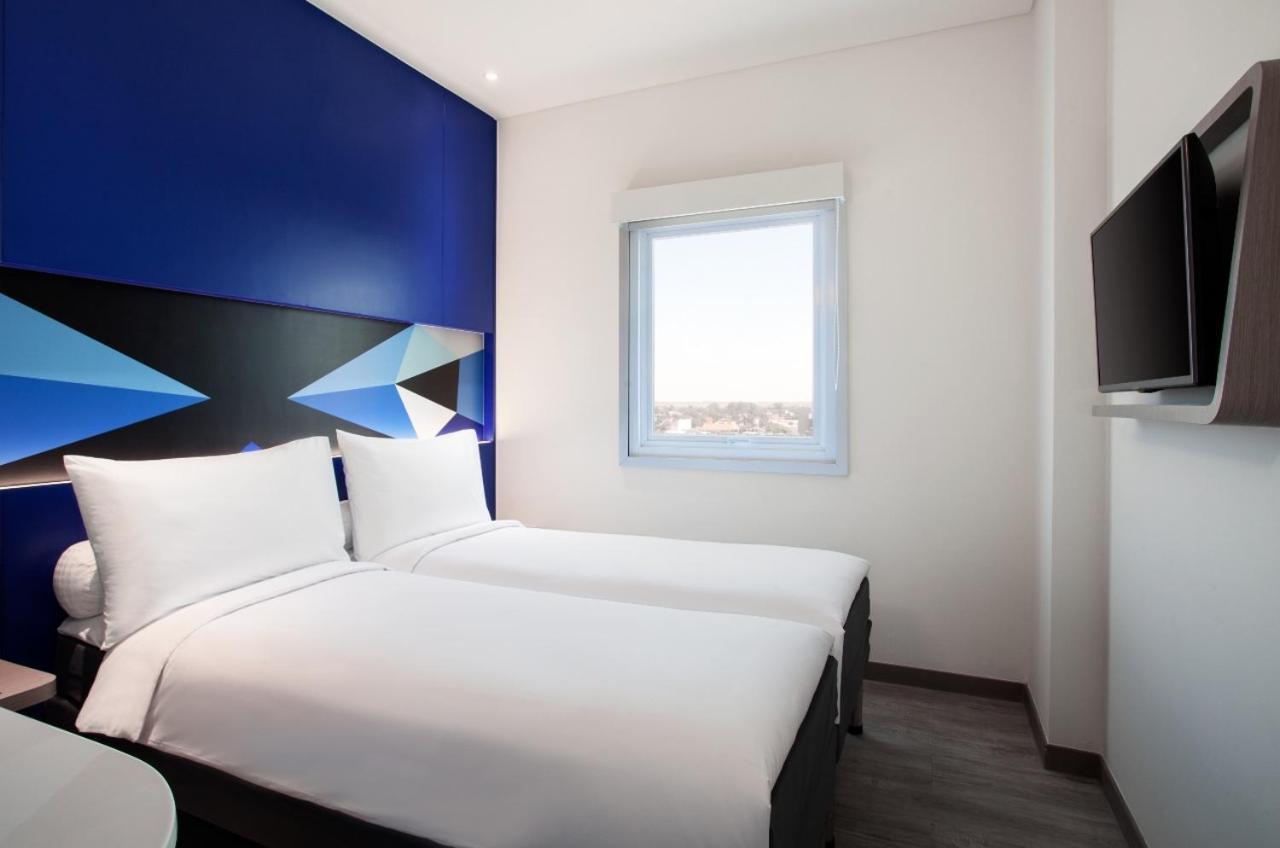 Md 7 Hotel Cirebon Eksteriør bilde