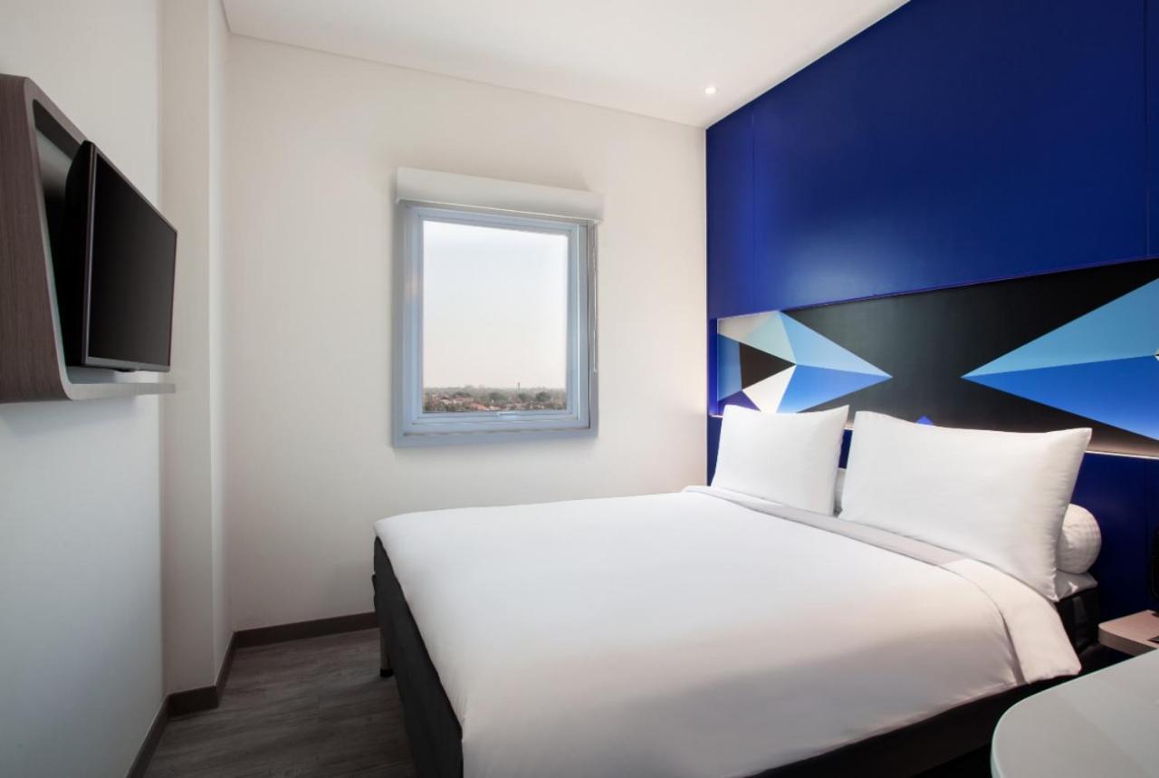 Md 7 Hotel Cirebon Eksteriør bilde