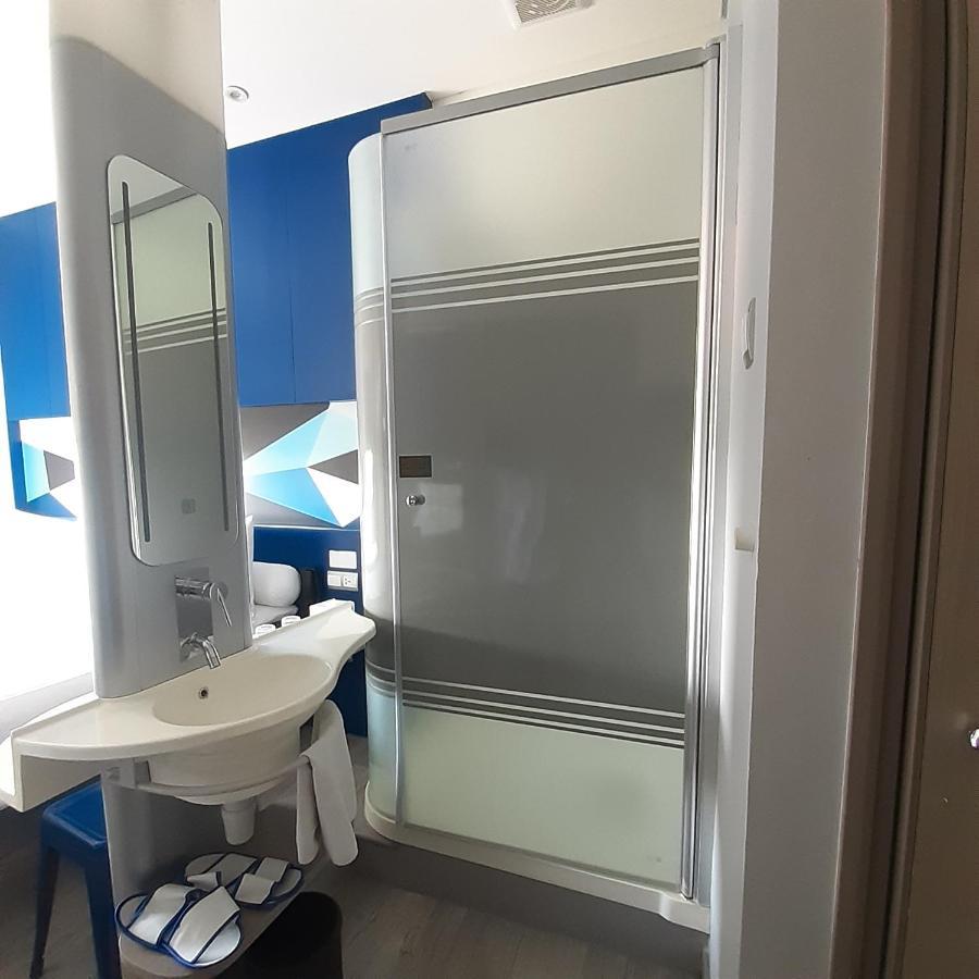Md 7 Hotel Cirebon Eksteriør bilde