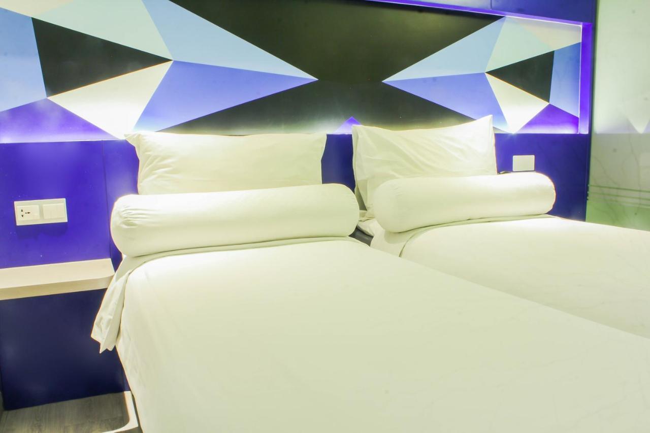 Md 7 Hotel Cirebon Eksteriør bilde