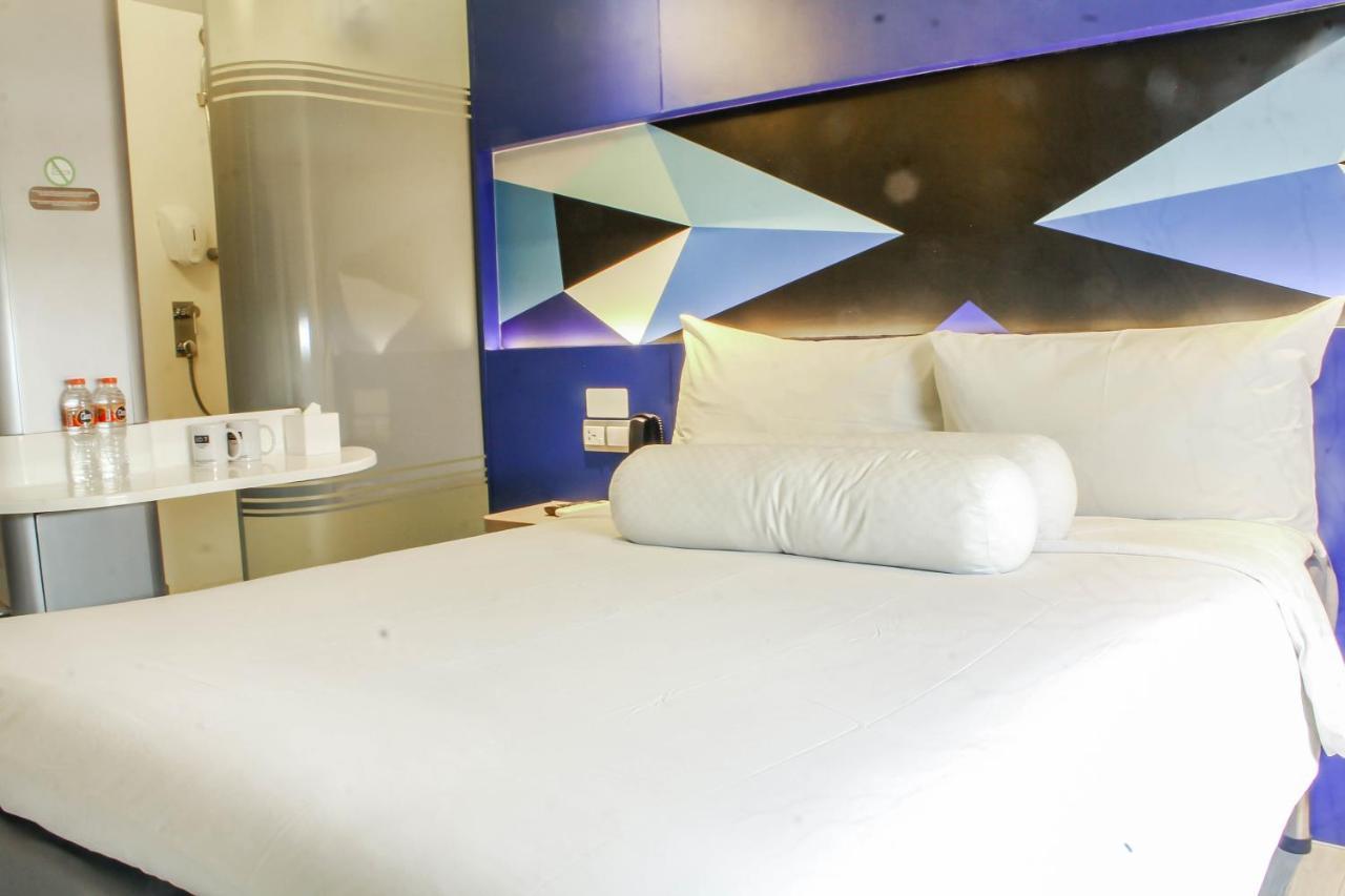 Md 7 Hotel Cirebon Eksteriør bilde