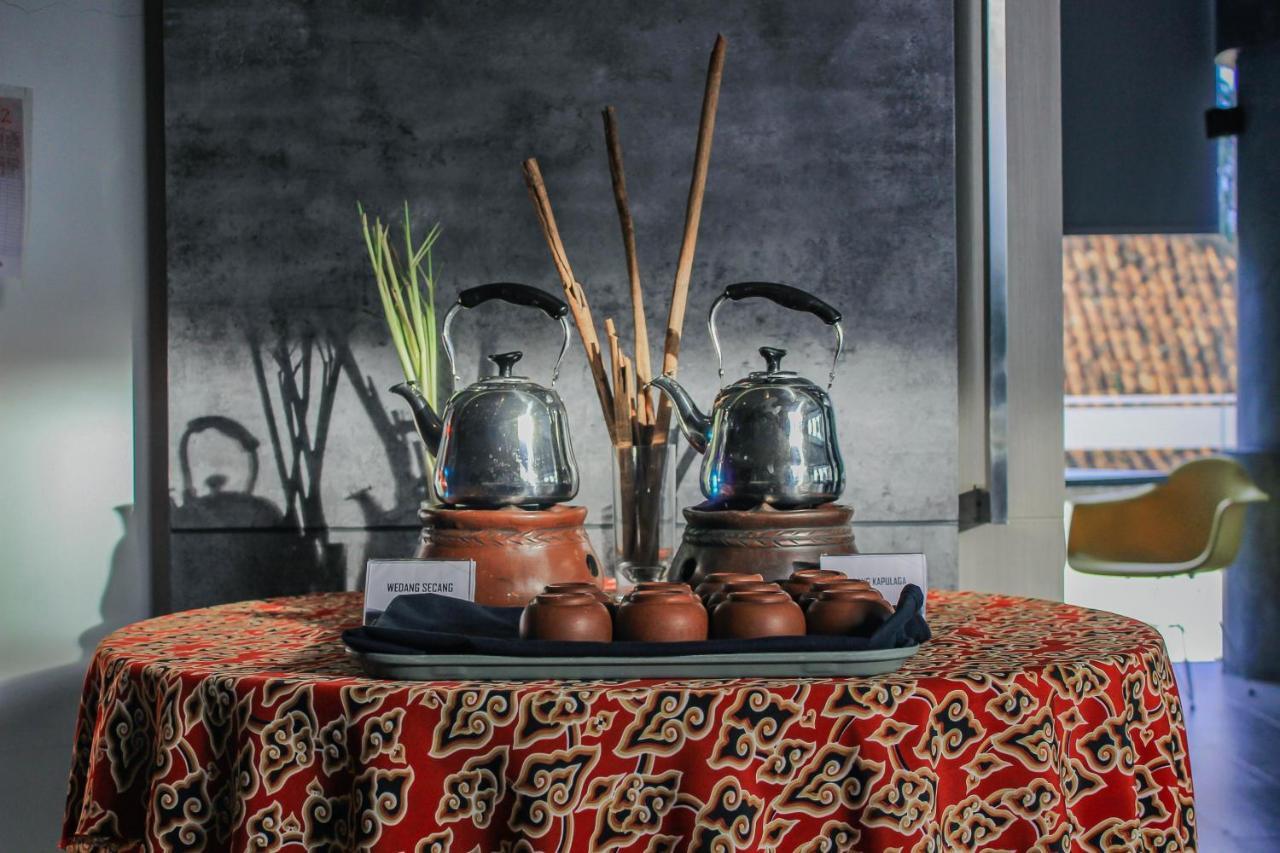 Md 7 Hotel Cirebon Eksteriør bilde